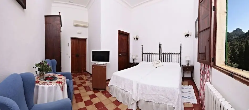 Standard Tek Büyük Yataklı Oda