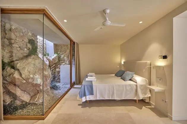 (2) Deluxe Suite with Sea View "Roca"