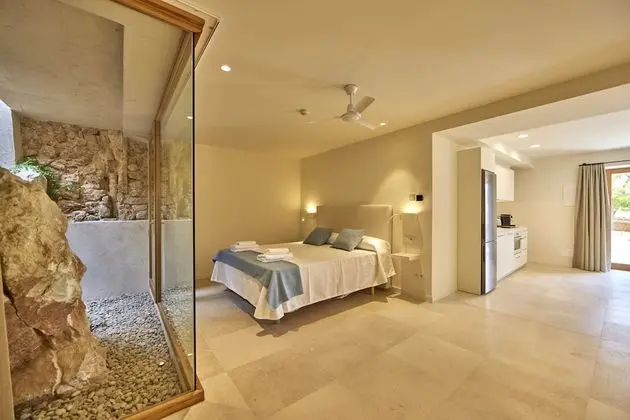 (2) Deluxe Suite with Sea View "Roca"