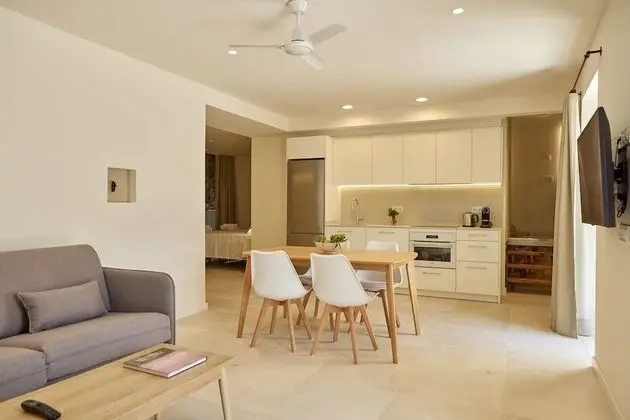 (2) Deluxe Suite with Sea View "Roca"