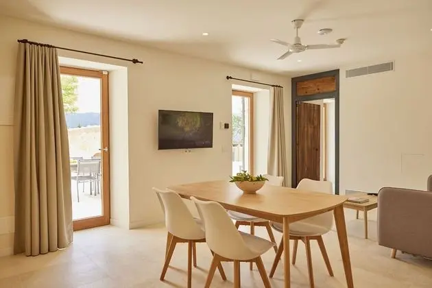 (2) Deluxe Suite with Sea View "Roca"