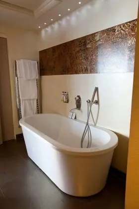 Deluxe Tek Büyük Yataklı Oda, Banyolu/Duşlu