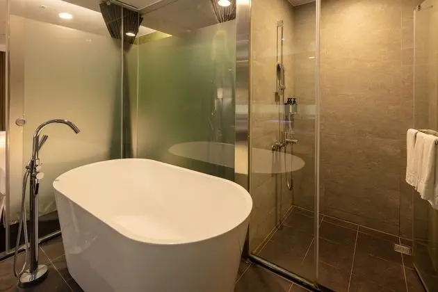 Deluxe Tek Büyük Yataklı Oda, 1 Çift Kişilik Yatak, Küvet
