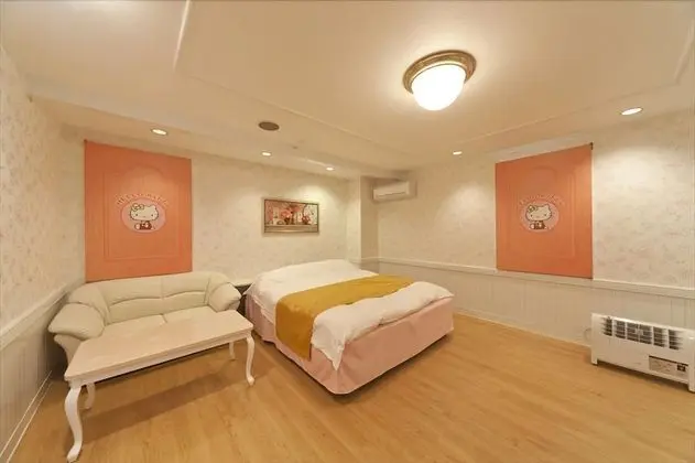 Standard Tek Büyük Yataklı Oda