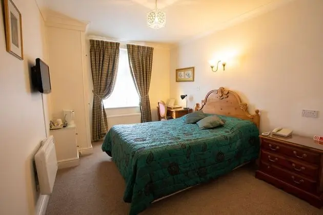 Standard Tek Büyük Yataklı Oda