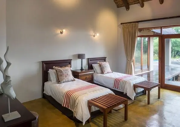 Luxury Villa, 4 Yatak Odası, Göl Manzaralı