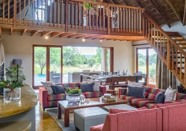 Luxury Villa, 4 Yatak Odası, Göl Manzaralı