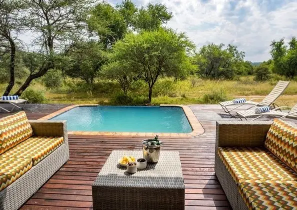 Luxury Villa, 4 Yatak Odası, Göl Manzaralı