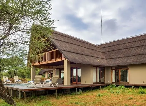 Luxury Villa, 4 Yatak Odası, Göl Manzaralı