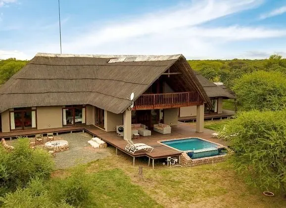 Luxury Villa, 4 Yatak Odası, Göl Manzaralı
