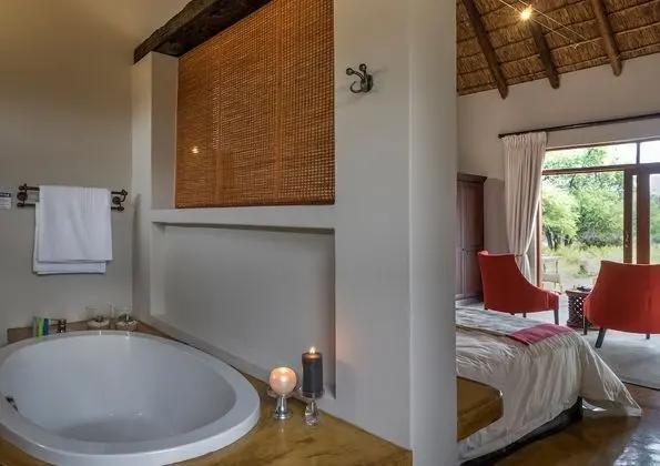Luxury Villa, 4 Yatak Odası, Göl Manzaralı