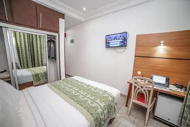 Standard Tek Büyük Yataklı Oda, Bahçe Manzaralı