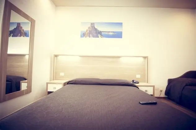 Üç Kişilik Oda