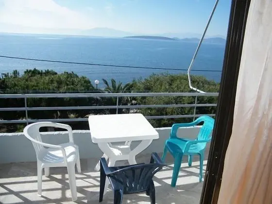 Stüdyo, Okyanusa Sıfır (for 2)