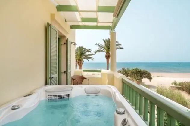 Çatı Katı Süiti (Penthouse), Deniz Manzaralı (Finikas Suite)
