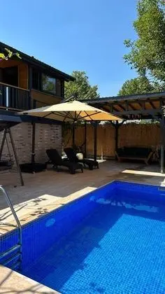 1+1 Bungalov, Havuz ve Bahçe Manzaralı, Isıtmalı Özel Havuzlu