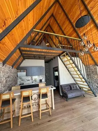 Bungalow 2+1 Oda, Havuz ve Bahçe Manzaralı, Isıtmalı Özel Havuzlu