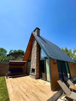 Bungalow 2+1 Oda, Havuz ve Bahçe Manzaralı, Isıtmalı Özel Havuzlu