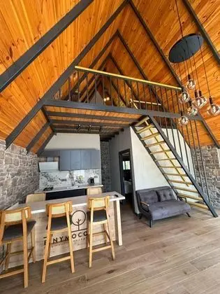 Bungalow 2+1 Oda, Havuz ve Bahçe Manzaralı, Isıtmalı Özel Havuzlu