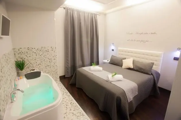 Deluxe Tek Büyük Yataklı Oda, 1 Çift Kişilik Yatak, Sıcak Su Havuzu, Şehir Manzaralı