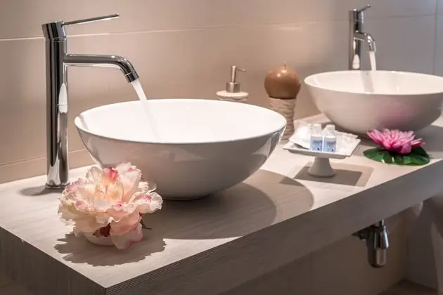 Deluxe Tek Büyük Yataklı Oda, 1 Çift Kişilik Yatak, Sıcak Su Havuzu, Şehir Manzaralı