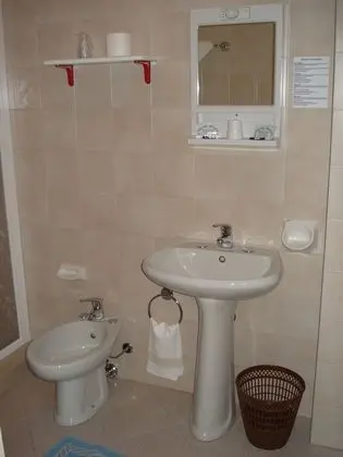 Economy Tek Büyük Yataklı Oda