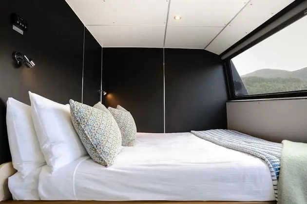 Deluxe Tek Büyük Yataklı Oda, 1 En Büyük (King) Boy Yatak, Okyanus Manzaralı (Captain Cook Cabin)