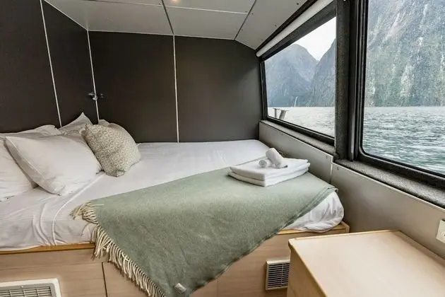 Deluxe Tek Büyük Yataklı Oda, 1 En Büyük (King) Boy Yatak, Okyanus Manzaralı (Captain Cook Cabin)