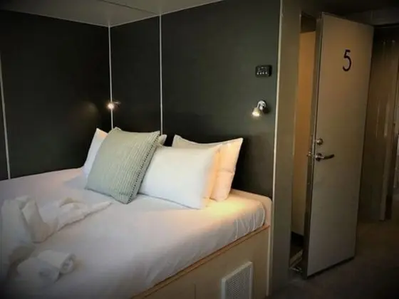Deluxe Tek Büyük Yataklı Oda, 1 En Büyük (King) Boy Yatak, Okyanus Manzaralı (Captain Cook Cabin)