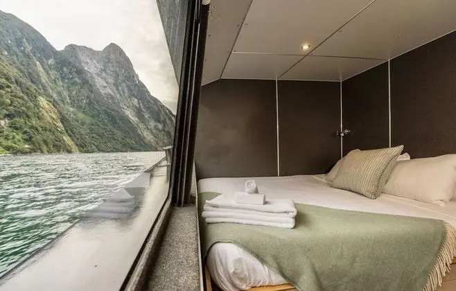 Deluxe Tek Büyük Yataklı Oda, 1 En Büyük (King) Boy Yatak, Okyanus Manzaralı (Captain Cook Cabin)