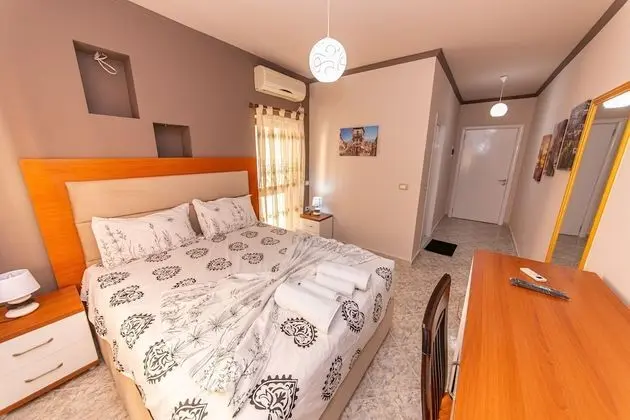 Tek Büyük Yataklı Oda, Balkon