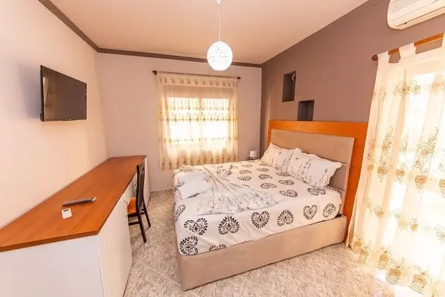 Tek Büyük Yataklı Oda, Balkon