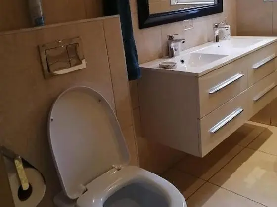 Luxury Tek Büyük Yataklı Oda