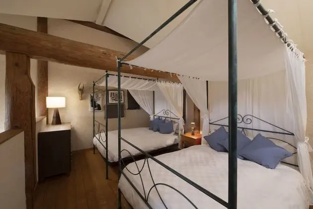 Kır Evi (Pets Not Allowed, W2B)