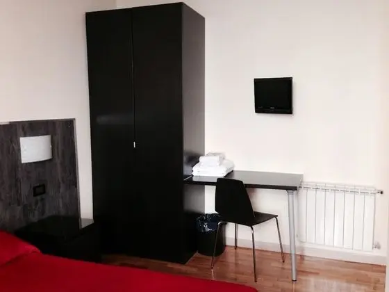 Tek Büyük veya İki Ayrı Yataklı Oda, Ortak Banyo