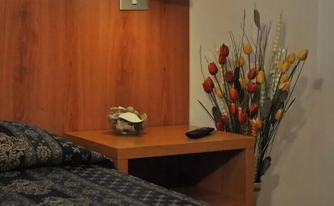 Tek Büyük veya İki Ayrı Yataklı Oda, Ortak Banyo