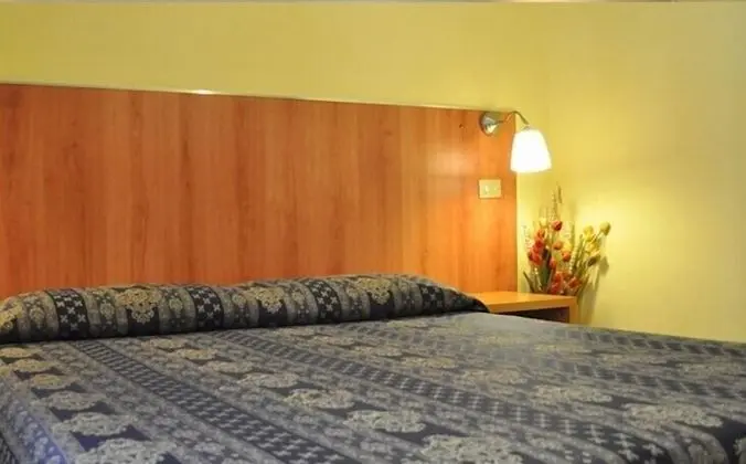 Tek Büyük veya İki Ayrı Yataklı Oda, Ortak Banyo