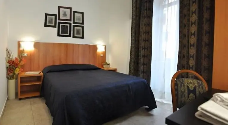 Tek Büyük veya İki Ayrı Yataklı Oda, Özel Banyo