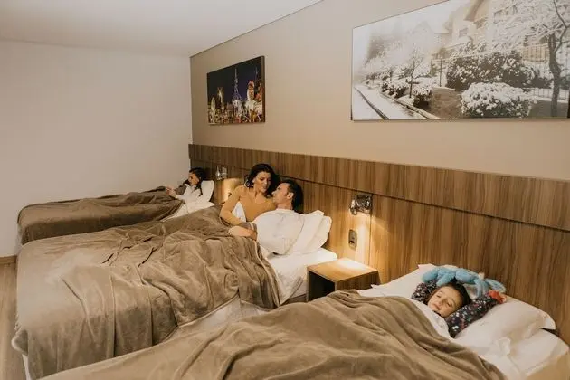 Deluxe Dört Kişilik Oda, Birden Çok Yatak, Sigara İçilmez