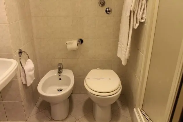 Büyük Yataklı Tek Kişilik Oda