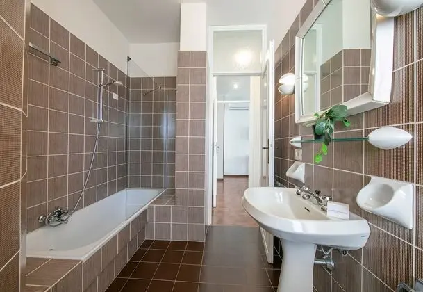 Family Apart Daire, 1 Çift Kişilik Yatak ve Çekyat (Villa Fiorita - Apt 3 - Ortensia)