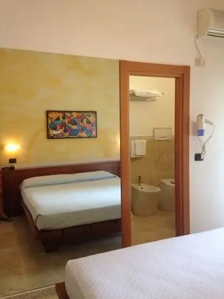 Üç Kişilik Oda