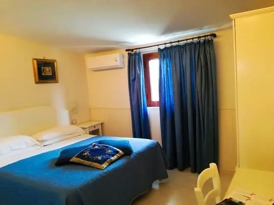 Standard Üç Kişilik Oda, Deniz Manzaralı