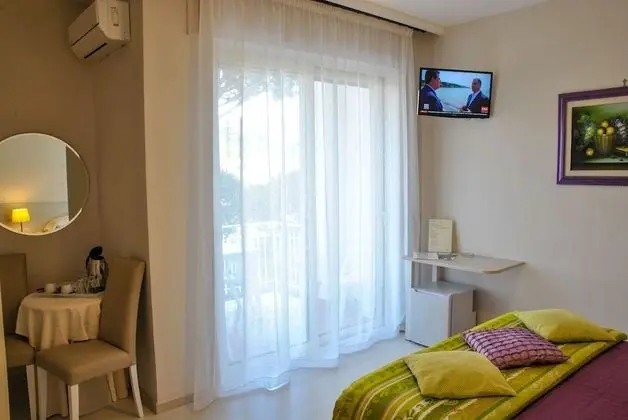Standard Üç Kişilik Oda, Deniz Manzaralı