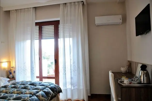 Tek Büyük Yataklı Oda, 1 Çift Kişilik Yatak, Teras, Deniz Manzaralı