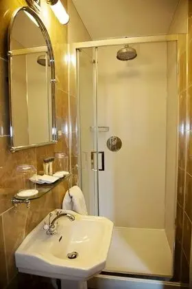 Tek Büyük Yataklı Oda (Room 9)