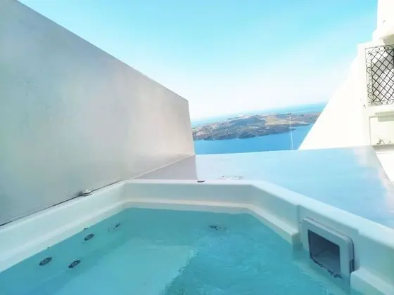 Junior Suite with Outdoor Hot Tub & Caldera View