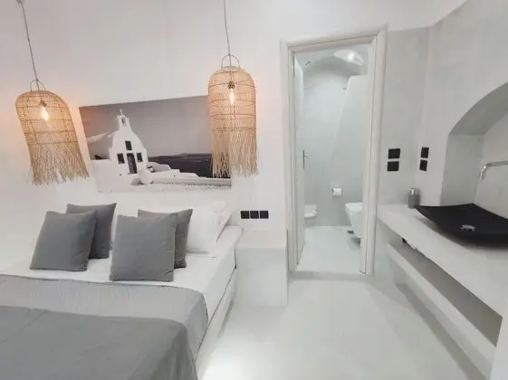 Senior Suite with Outdoor Hot Tub & Caldera View