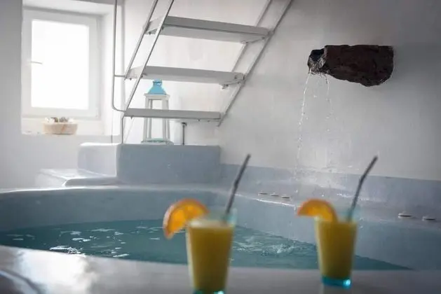 Deluxe Villa, 2 Yatak Odası, Jakuzi (Caldera View)