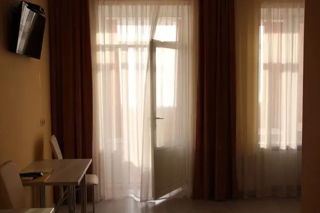 Tek Büyük Yataklı Oda, Balkon